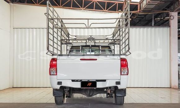 Buy Used Toyota Hiluxe Revo White Car in Udon Thani in Udon Thani Buy Used Toyota Hiluxe Revo White Car in Udon Thani in Udon Thani