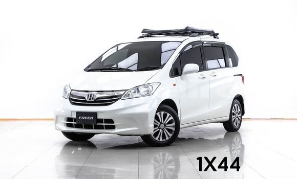Buy Used Honda Freed White Car in Bangkok in Bangkok Buy Used Honda Freed White Car in Bangkok in Bangkok