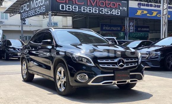 ซื้อ รถมือสอง Mercedes-Benz GLA-klasse สีดำ รถยนต์ ใน %{เมือง} ใน กรุงเทพมหานคร