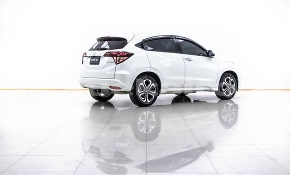 Buy Used Honda HR-V White Car in Bangkok in Bangkok Buy Used Honda HR-V White Car in Bangkok in Bangkok