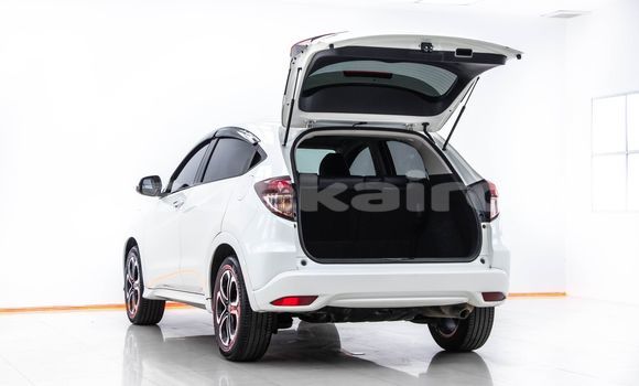 Buy Used Honda HR-V White Car in Bangkok in Bangkok Buy Used Honda HR-V White Car in Bangkok in Bangkok