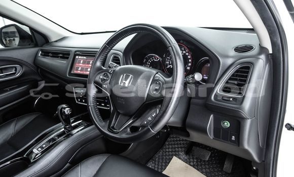 Buy Used Honda HR-V White Car in Bangkok in Bangkok Buy Used Honda HR-V White Car in Bangkok in Bangkok