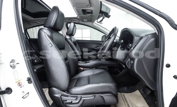 Buy Used Honda HR-V White Car in Bangkok in Bangkok Buy Used Honda HR-V White Car in Bangkok in Bangkok