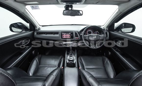 Buy Used Honda HR-V White Car in Bangkok in Bangkok Buy Used Honda HR-V White Car in Bangkok in Bangkok