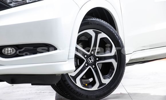 Buy Used Honda HR-V White Car in Bangkok in Bangkok Buy Used Honda HR-V White Car in Bangkok in Bangkok