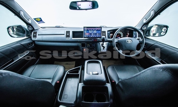 Buy Used Toyota Ventury Black Car in Bangkok in Bangkok Buy Used Toyota Ventury Black Car in Bangkok in Bangkok