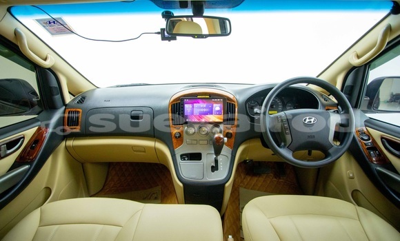 ซื้อ รถมือสอง Hyundai H1 สีน้ำตาล รถยนต์ ใน %{เมือง} ใน กรุงเทพมหานคร ซื้อ รถมือสอง Hyundai H1 สีน้ำตาล รถยนต์ ใน %{เมือง} ใน กรุงเทพมหานคร