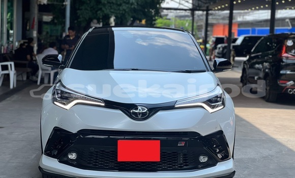 Buy Used Toyota C-HR White Car in Bangkok in Bangkok Buy Used Toyota C-HR White Car in Bangkok in Bangkok
