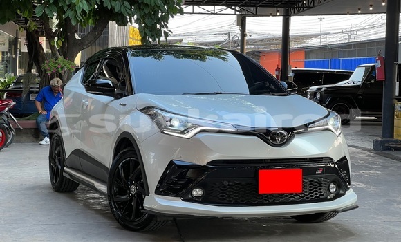 Buy Used Toyota C-HR White Car in Bangkok in Bangkok Buy Used Toyota C-HR White Car in Bangkok in Bangkok
