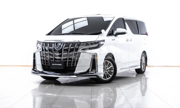 ซื้อ รถมือสอง Toyota Alphard ขาว รถยนต์ ใน %{เมือง} ใน กรุงเทพมหานคร
