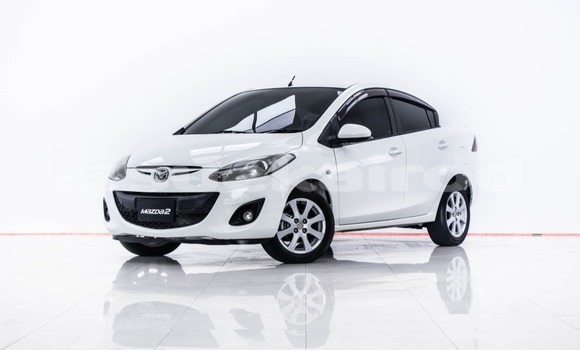 ซื้อ รถมือสอง Mazda 2 ขาว รถยนต์ ใน %{เมือง} ใน กรุงเทพมหานคร