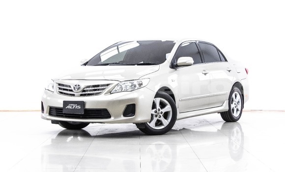 ซื้อ รถมือสอง Toyota Altis สีน้ำตาล รถยนต์ ใน %{เมือง} ใน กรุงเทพมหานคร