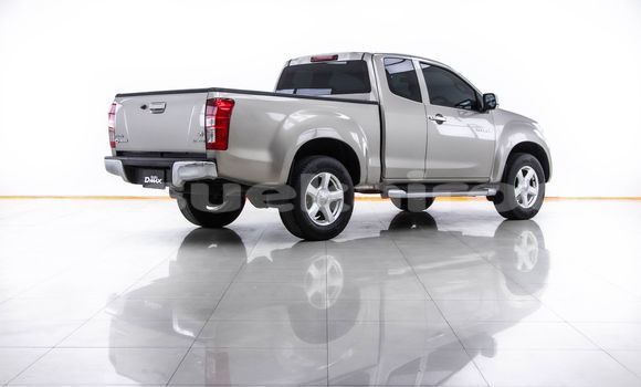 Buy Used Isuzu D-Max Brown Car in Bangkok in Bangkok Buy Used Isuzu D-Max Brown Car in Bangkok in Bangkok