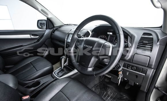 Buy Used Isuzu D-Max Brown Car in Bangkok in Bangkok Buy Used Isuzu D-Max Brown Car in Bangkok in Bangkok