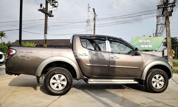 ซื้อ รถมือสอง Mitsubishi Triton สีน้ำตาล รถยนต์ ใน %{เมือง} ใน สุราษฎร์ธานี ซื้อ รถมือสอง Mitsubishi Triton สีน้ำตาล รถยนต์ ใน %{เมือง} ใน สุราษฎร์ธานี
