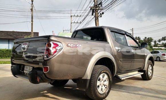 ซื้อ รถมือสอง Mitsubishi Triton สีน้ำตาล รถยนต์ ใน %{เมือง} ใน สุราษฎร์ธานี ซื้อ รถมือสอง Mitsubishi Triton สีน้ำตาล รถยนต์ ใน %{เมือง} ใน สุราษฎร์ธานี