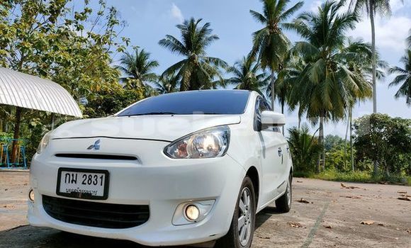 ซื้อ รถมือสอง Mitsubishi Mirage ขาว รถยนต์ ใน %{เมือง} ใน สุราษฎร์ธานี