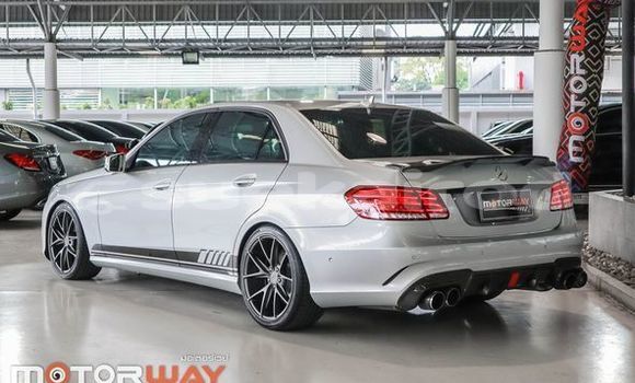 Buy Used Mercedes-Benz E200 White Car in Bangkok in Bangkok Buy Used Mercedes-Benz E200 White Car in Bangkok in Bangkok