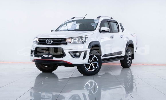 ซื้อ รถมือสอง Toyota Hiluxe Revo ขาว รถยนต์ ใน %{เมือง} ใน กรุงเทพมหานคร