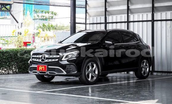 ซื้อ รถมือสอง Mercedes-Benz GLA-klasse สีดำ รถยนต์ ใน %{เมือง} ใน กรุงเทพมหานคร