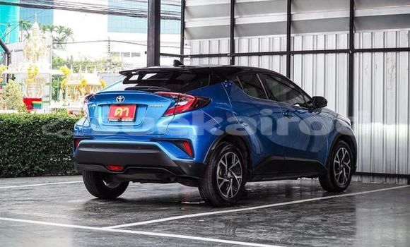 ซื้อ รถมือสอง Toyota C-HR สีน้ำเงิน รถยนต์ ใน %{เมือง} ใน กรุงเทพมหานคร ซื้อ รถมือสอง Toyota C-HR สีน้ำเงิน รถยนต์ ใน %{เมือง} ใน กรุงเทพมหานคร