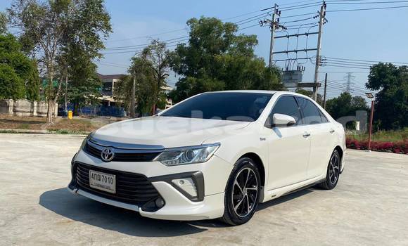 ซื้อ รถมือสอง Toyota Camry ขาว รถยนต์ ใน %{เมือง} ใน กรุงเทพมหานคร