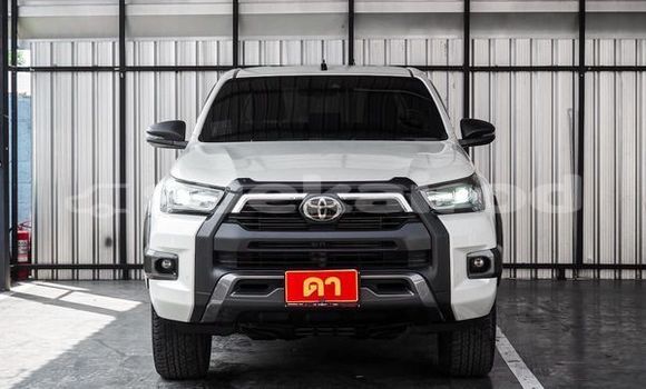 Buy Used Toyota Hiluxe Revo White Car in Bangkok in Bangkok Buy Used Toyota Hiluxe Revo White Car in Bangkok in Bangkok