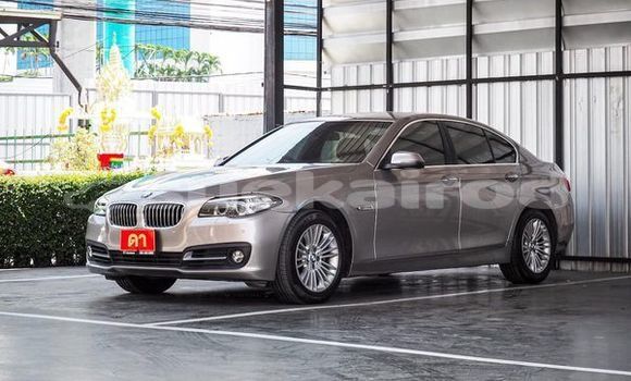 ซื้อ รถมือสอง BMW 5–Series เงิน รถยนต์ ใน %{เมือง} ใน กรุงเทพมหานคร