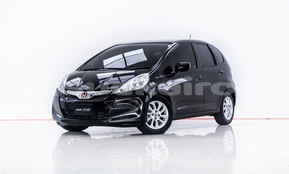 ซื้อ รถมือสอง Honda Jazz สีดำ รถยนต์ ใน %{เมือง} ใน กรุงเทพมหานคร