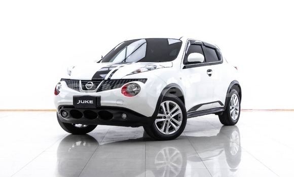 Buy Used Nissan Juke White Car in Bangkok in Bangkok
