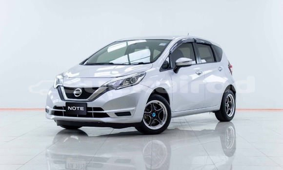 ซื้อ รถมือสอง Nissan Note เงิน รถยนต์ ใน %{เมือง} ใน กรุงเทพมหานคร