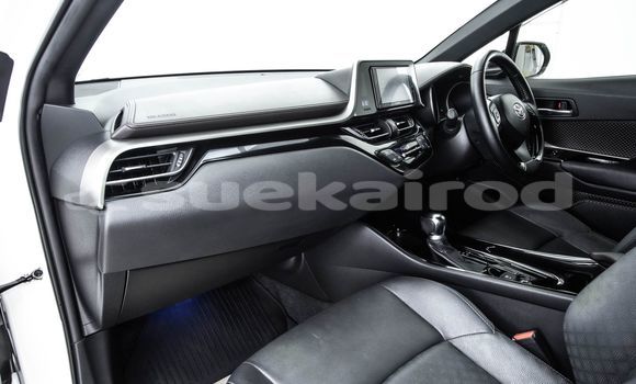 ซื้อ รถมือสอง Toyota C-HR ขาว รถยนต์ ใน %{เมือง} ใน กรุงเทพมหานคร ซื้อ รถมือสอง Toyota C-HR ขาว รถยนต์ ใน %{เมือง} ใน กรุงเทพมหานคร