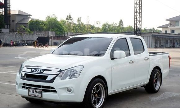 Buy Used Isuzu D-Max White Car in Bangkok in Bangkok