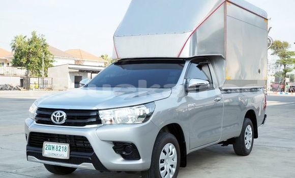 ซื้อ รถมือสอง Toyota Hiluxe Revo เงิน รถยนต์ ใน %{เมือง} ใน กรุงเทพมหานคร