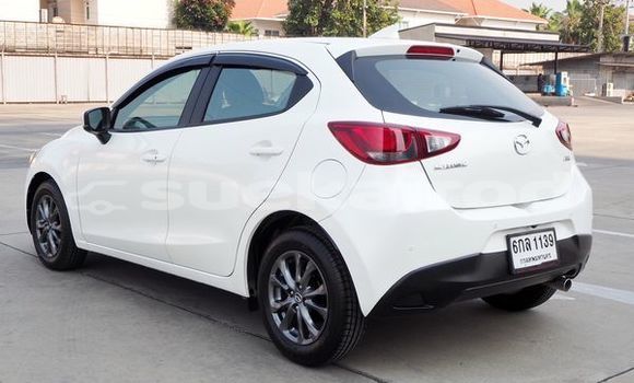 ซื้อ รถมือสอง Mazda Mazda 2 ขาว รถยนต์ ใน %{เมือง} ใน กรุงเทพมหานคร ซื้อ รถมือสอง Mazda Mazda 2 ขาว รถยนต์ ใน %{เมือง} ใน กรุงเทพมหานคร