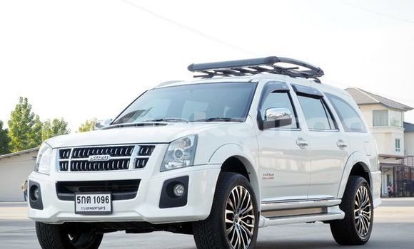 ซื้อ รถมือสอง Isuzu MU-7 ขาว รถยนต์ ใน %{เมือง} ใน กรุงเทพมหานคร