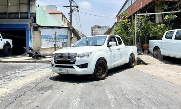 Buy Used Isuzu D-Max White Car in Bangkok in Bangkok
