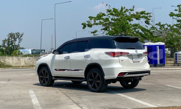 ซื้อ รถมือสอง Toyota Fortuner ขาว รถยนต์ ใน %{เมือง} ใน กรุงเทพมหานคร ซื้อ รถมือสอง Toyota Fortuner ขาว รถยนต์ ใน %{เมือง} ใน กรุงเทพมหานคร