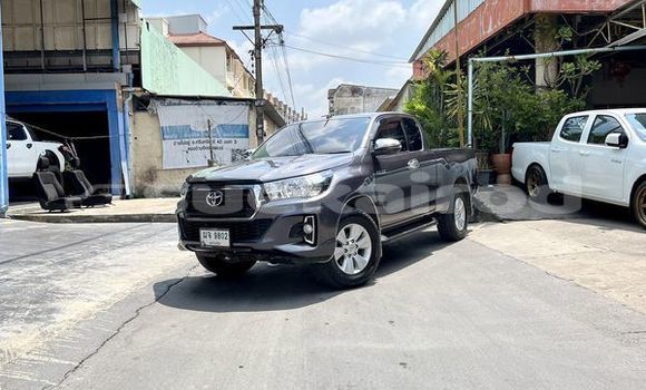 ซื้อ รถมือสอง Toyota Hiluxe Revo เงิน รถยนต์ ใน %{เมือง} ใน กรุงเทพมหานคร
