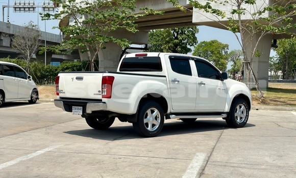 Buy Used Isuzu D-Max White Car in Bangkok in Bangkok Buy Used Isuzu D-Max White Car in Bangkok in Bangkok