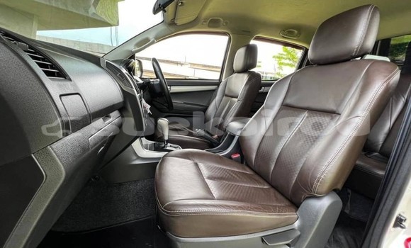 Buy Used Isuzu D-Max White Car in Bangkok in Bangkok Buy Used Isuzu D-Max White Car in Bangkok in Bangkok