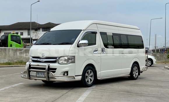 Buy Used Toyota Commuter White Car in Bangkok in Bangkok