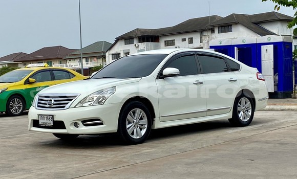 Buy Used Nissan Teana White Car in Bangkok in Bangkok