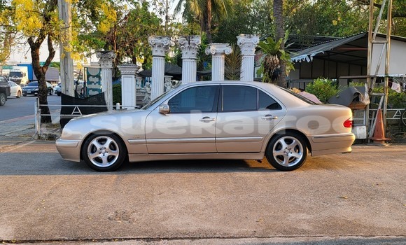 ซื้อ รถมือสอง Mercedes-Benz E-Classe สีน้ำตาล รถยนต์ ใน %{เมือง} ใน กรุงเทพมหานคร ซื้อ รถมือสอง Mercedes-Benz E-Classe สีน้ำตาล รถยนต์ ใน %{เมือง} ใน กรุงเทพมหานคร