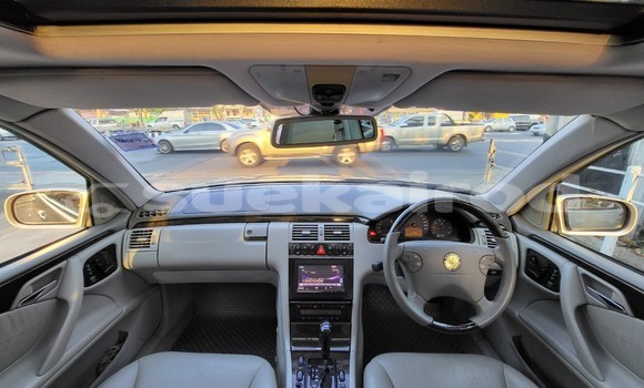 ซื้อ รถมือสอง Mercedes-Benz E-Classe สีน้ำตาล รถยนต์ ใน %{เมือง} ใน กรุงเทพมหานคร ซื้อ รถมือสอง Mercedes-Benz E-Classe สีน้ำตาล รถยนต์ ใน %{เมือง} ใน กรุงเทพมหานคร