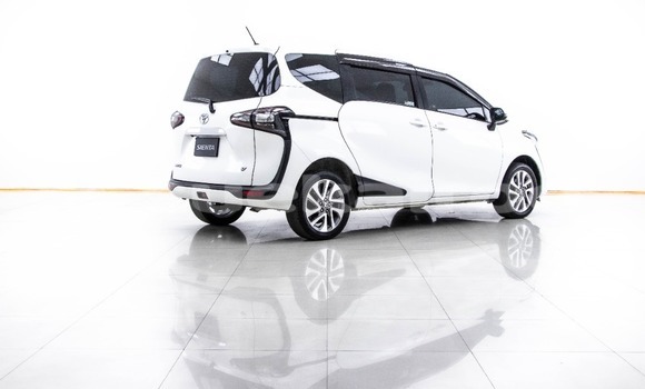 Buy Used Toyota Sienta White Car in Bangkok in Bangkok Buy Used Toyota Sienta White Car in Bangkok in Bangkok