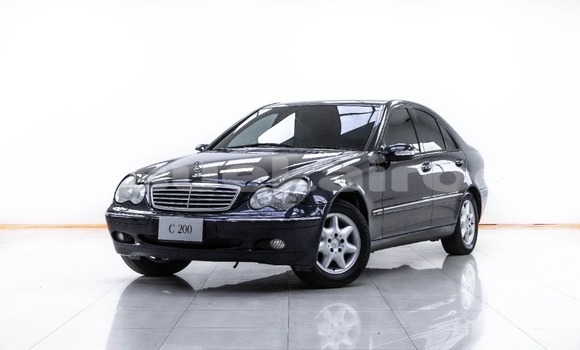 ซื้อ รถมือสอง Mercedes‒Benz C–Class สีน้ำเงิน รถยนต์ ใน %{เมือง} ใน กรุงเทพมหานคร