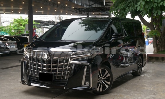 ซื้อ รถมือสอง Toyota Alphard สีดำ รถยนต์ ใน %{เมือง} ใน กรุงเทพมหานคร