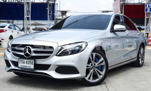 ซื้อ รถมือสอง Mercedes‒Benz C–Class เงิน รถยนต์ ใน %{เมือง} ใน กรุงเทพมหานคร