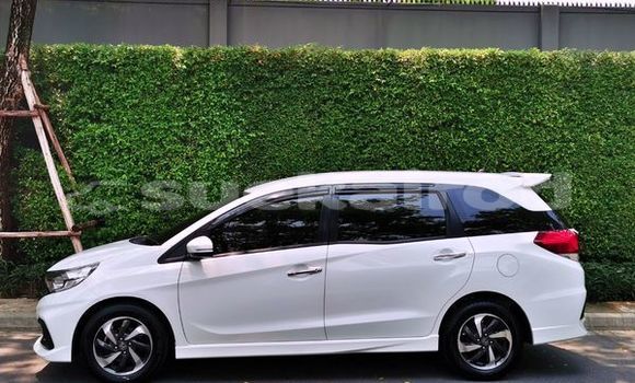 Buy Used Honda Mobilio White Car in Bangkok in Bangkok Buy Used Honda Mobilio White Car in Bangkok in Bangkok